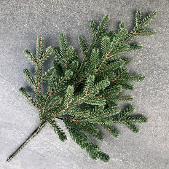 Декоративна гілка штучної хвої Traditional 60 см зелена | Зображення 1