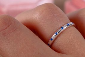 Кольцо из родированого серебра с фианитами 18