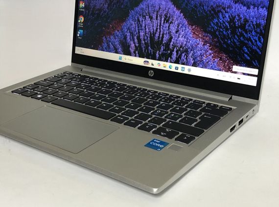 Ультрабук HP ProBook 430 G8 / 13.3" (1366x768) TN / Intel Core i3-1115G4 (2 (4) ядра по 4.1 GHz) / 8 GB DDR4 / 128 GB SSD / Intel UHD Graphics / WebCam / Win 11 Pro б/у + Подарок  Новый флеш-накопитель Kingston 64GB | Зображення 8