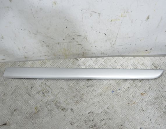 Молдинг дверей передній лівий Citroen C4 Picasso 2006-2013 Накладка передніх лівих дверей Сітроен 96590382XT