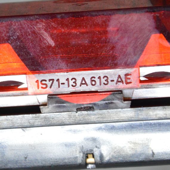 Стоп сигнал Ford Mondeo III Focus II C задній додатковий Ліхтар стоп Форд Мондео Фокус 1S7113A613AE | Зображення 3