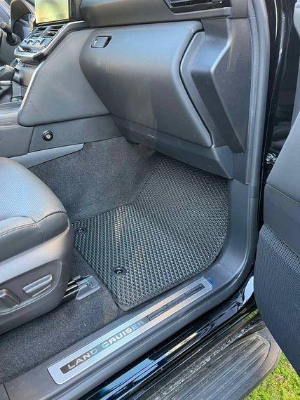 Килимки EVA (чорні) для Toyota Land Cruiser 300 | Зображення 3