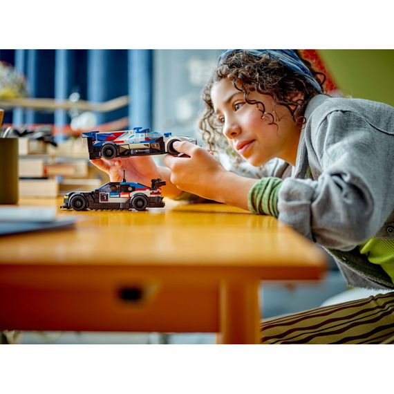 Конструктор LEGO Speed Champions Гоночні автомобілі BMW M4 GT3 та BMW M Hybrid V8 676 деталей (76922) | Зображення 8
