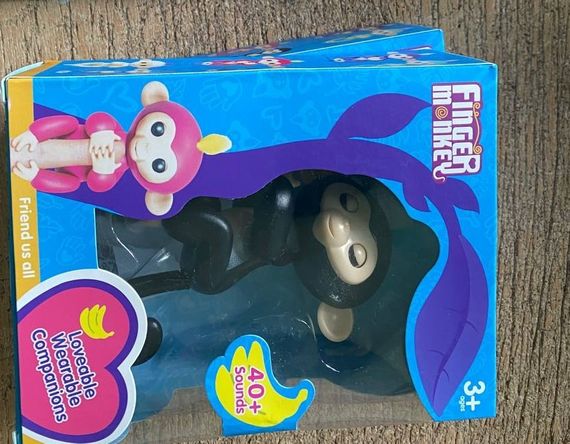 Мавпа інтерактивна на палець Happy Monkey Fingerlings quality рожева