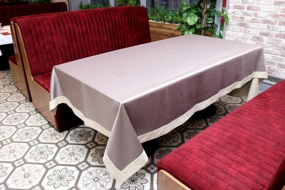 Скатертина двостороння Kayra Blackout 160×285 см Сіро-кремова | Зображення 1