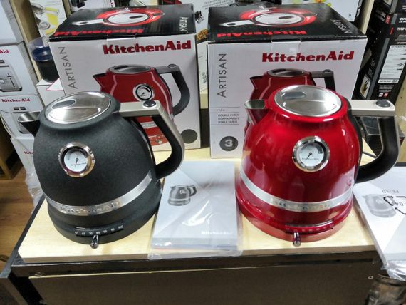 Електрочайник KitchenAid Artisan 5KEK1522EBK, чавун | Зображення 4