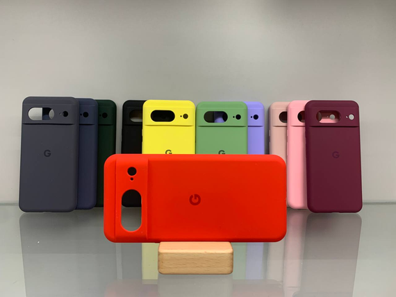 Google Pixel 8 Протиударний чохол з логотипом софт тач червоний