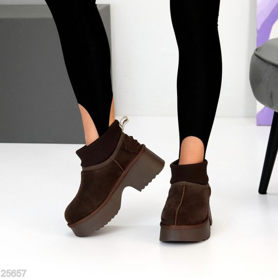 Модні замшеві уггі з манжетом на товстій підошві колір Шоколад | Зображення 8