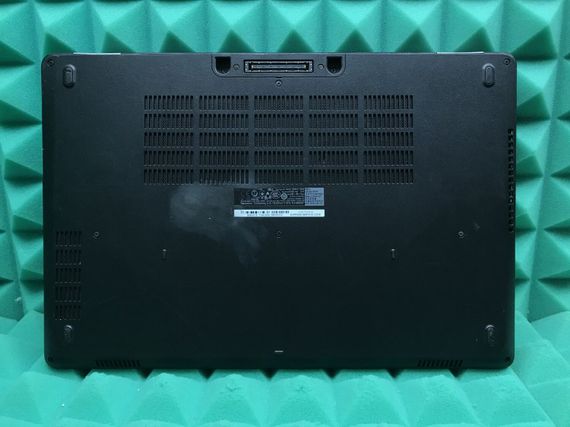 Ноутбук Б-класс Dell Latitude E5570 / 15.6" TN / Core i3-6100U (2(4) ядра по 2.3GHz) / 8GB DDR4 / 256GB SSD / HD Graphics 520 / HDMI / Win 10 б/у | Зображення 5