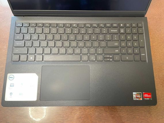 Ультрабук Dell Inspiron 15 3535 / 15.6" (1920x1080) IPS / AMD Ryzen 7 7730U (8 (16) ядер по 2.0 - 4.5 GHz) / 16 GB DDR4 / 256 GB SSD / AMD Radeon Vega 8 Graphics / WebCam б/в | Зображення 3