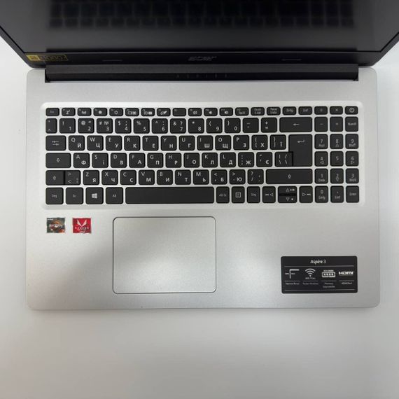 Ноутбук Acer Aspire A315-23 / 15.6" (1920x1080) TN / AMD Ryzen 7 3700U (4 (8) ядра по 2.3 - 4.0 GHz) / 16 GB DDR4 / 256 GB SSD M.2 / AMD Radeon RX Vega 10 Graphics / WebCam б/в | Зображення 3