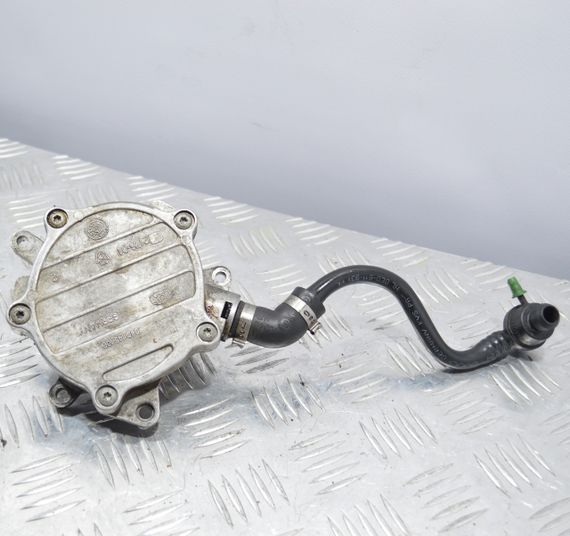 Вакуумний насос 2.0 TFSI Skoda Octavia II 2005-2013 Насос вакуумний Шкода Октавія 2 06D145100E | Зображення 2