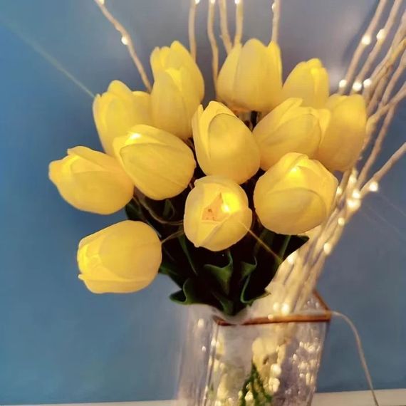 Ночник с тюльпанами KAR282 Flower Light • Декоративный LED светильник KAR282 букет тюльпанов на батарейках с теплым светом | Зображення 1