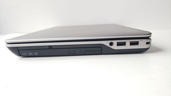 Ноутбук Dell Latitude E6440 / 14" (1366x768) TN / Intel Core i5-4310M (2 (4) ядра по 2.7 - 3.4 GHz) / 16 GB DDR3 / 200 GB SSD + 500 GB HDD / AMD Radeon HD 8690M, 1 GB GDDR5, 64-bit / WebCam / DVD-ROM б/у | Зображення 4