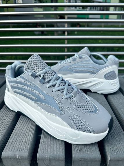 Adidas Yeezy Boost 700 V2 Static (light gray) | Зображення 2