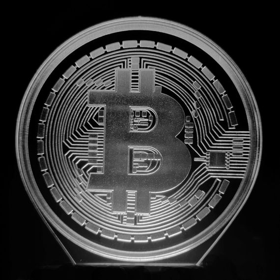 Акриловый светильник-ночник Биткоин белый tty-n001126