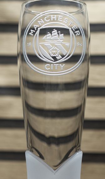 Подарунковий келих для пива соку води 440 мл з гравіюванням лого футбольного клубу ФК Манчестер Сіті | Зображення 2