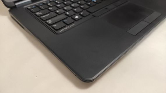 Ноутбук Dell Latitude E7450 / 14" (1366x768) TN / Intel Core i5-5300U (2 (4) ядра по 2.3 - 2.9 GHz) / 8 GB DDR3 / 180 GB SSD / Intel HD Graphics 5500 / WebCam б/у | Зображення 4