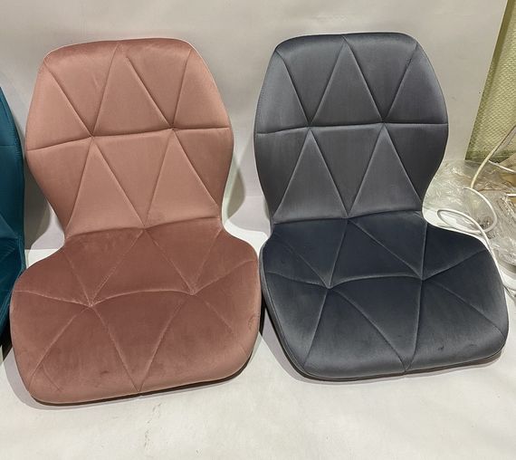 Полубарный стул Alby Bar 65 ML с черными металлическими ножками, мягкая обивка велюр серый UC-901 | Зображення 1