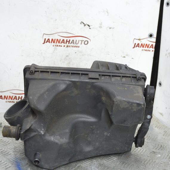 Корпус повітряного фільтра 1.9 CDTI Opel Astra H Zafira B 2007-2010 Корпус повітряного фільтра Опель 55557127 | Зображення 1