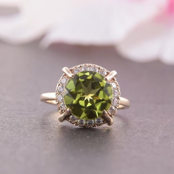 Кольцо из желтого золота с хризолитом 20