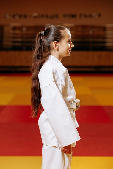 Біле дитяче кімоно для дівчаток, карате, TM BUDOGI, зріст 130 см, щільність 240 гр/м.кв. | Зображення 3