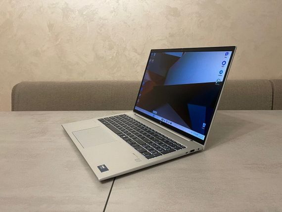 Ультрабук HP EliteBook 860 G11 / 16" (1920x1200) IPS / Intel Core Ultra 5 135U (12 (14) ядер по 1.1 - 4.4 GHz) / 16 GB DDR5 / 512 GB SSD M.2 / Intel Graphics / WebCam / Fingerprint б/в + Подарунок Дротова миша / USB | Зображення 5