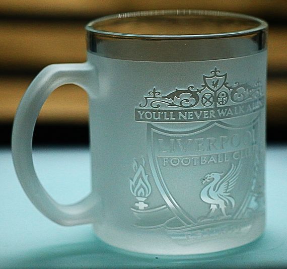 Скляна чашка 320 мл Liverpool з гравіюванням подарунок для фаната ФК Ліверпуль футбольна кружка | Зображення 1