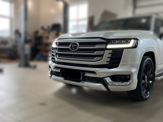 Комплект обвісів VXR Білий колір для Toyota Land Cruiser 300 2021- рр