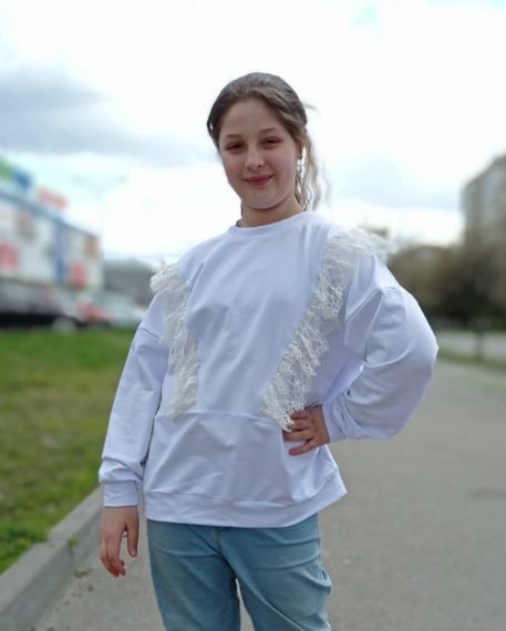 Білий світшот з мереживом | Зображення 4