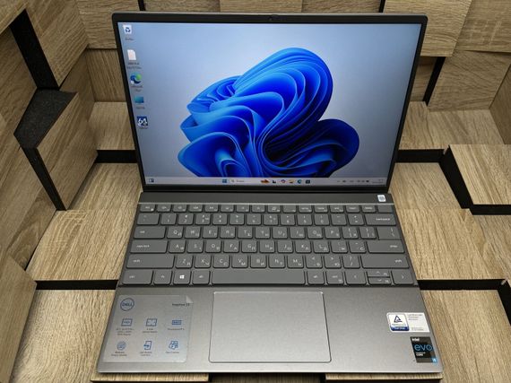 Ультрабук Б-класс Dell Inspiron 13 5310 / 13.3" (1920x1200) IPS / Intel Core i5-11320H (4 (8) ядра по 3.2 - 4.5 GHz) / 16 GB DDR4 / 512 GB SSD M.2 / Intel Iris Xe Graphics / WebCam б/у | Зображення 1
