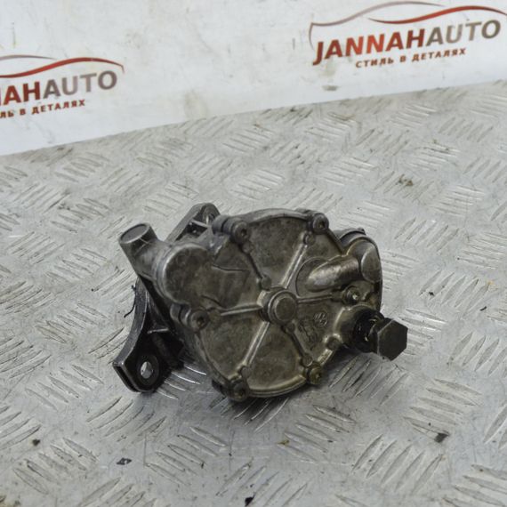 Насос вакуумний 2.4 D Volkswagen Transporter T4 1990-2003 Вакуумний насос Фольксваген Транспортер т4 075145100 | Зображення 1