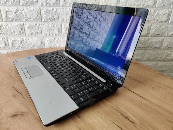 Ноутбук  Toshiba Satellite C55A/15.6 HD/Pentium N3520/4Gb/HDD500Gb/Intel HD | Зображення 3