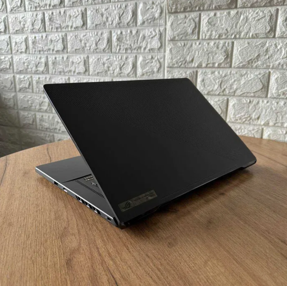 Ноутбук Asus ROG  15,6" 2K 165Hz Ryzen 9 5900HS 16Gb SSD 1Tb RTX 3070  Б/В | Зображення 2