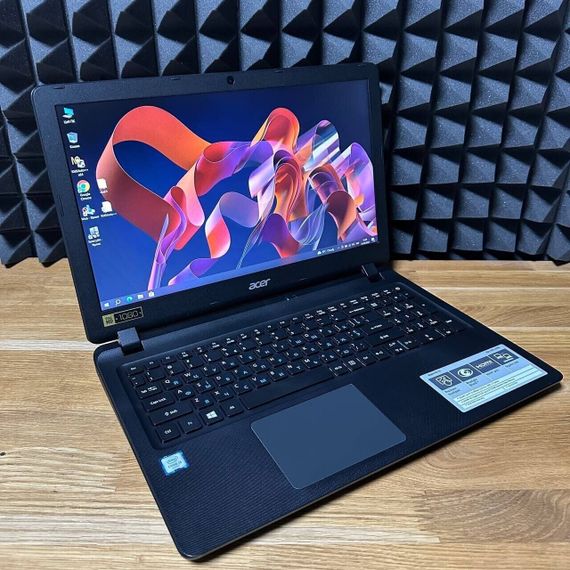 Ноутбук Acer Aspire ES1-572 / 15.6" (1920x1080) TN / Intel Core i3-6006U (2 (4) ядра по 2.0 GHz) / 8 GB DDR4 / 128 GB SSD / Intel HD Graphics 520 / WebCam б/у | Зображення 2
