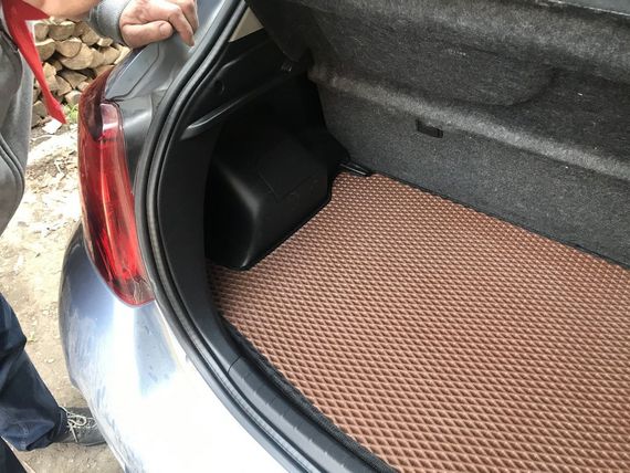 Коврик багажника (EVA, кирпичный) для Toyota Yaris 2010-2020 гг | Зображення 1