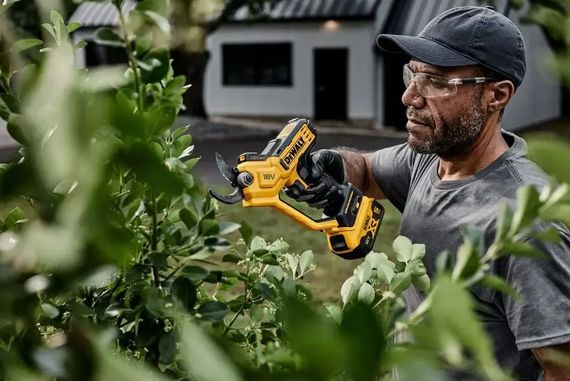 Ножиці садові - секатор акумуляторний DeWalt без АКБ та ЗП DCMPP568N | Зображення 5