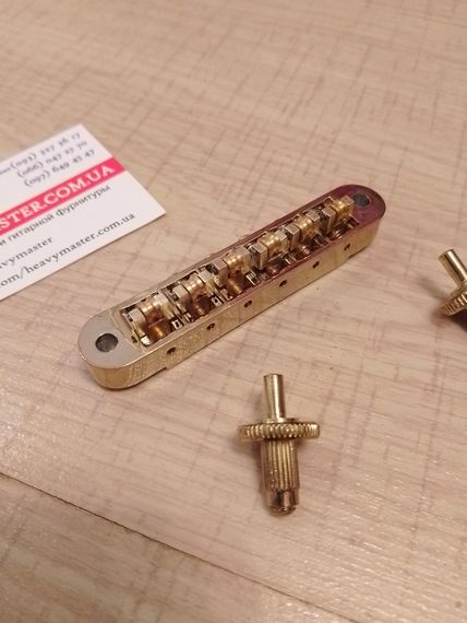 Струнодержатель роликовый бридж Tune-o-matic для электрогитары голд | Зображення 3