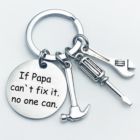 Оригинальный брелок с инструментами и гравировкой Y1017 Papa Серебристый (sv1120-3)