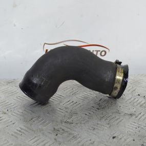 Патрубок інтеркуллера нижній 2.0 TDI Audi A4 B7 шланг інтеркулера Ауді а4 б7 8E0145837G