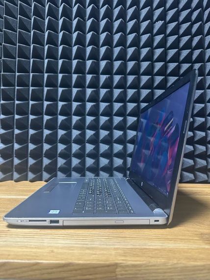 Ноутбук Б-класс HP 250 G6 / 15.6" (1920x1080) IPS / Intel Core i3-6006U (2 (4) ядра по 2.0 GHz) / 8 GB DDR4 / 256 GB SSD / Intel HD Graphics 520 / WebCam / DVD-ROM б/у | Зображення 4