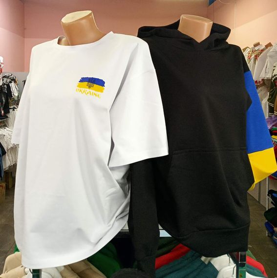 Біла футболка з патріотичною аплікацією "прапор" | Зображення 9