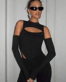 Женское боди в рубчик с вырезом на груди и длинными рукавами LF1101 размер 42/46 цвет черный