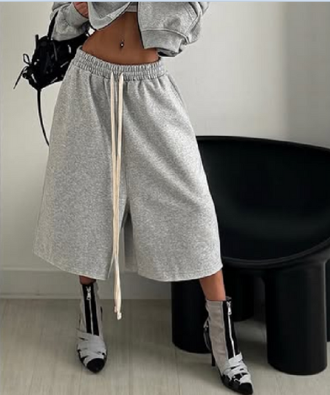 Женские длинные шорты-бермуды оверсайз свободные широкие SSH718 цвет серый размер 42/50 | Зображення 2