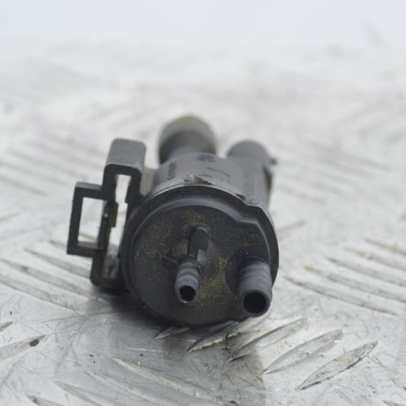 Клапан вакуумного управления Mercedes W202 W203 W210 W211 Sprinter Vito рециркуляции ОГ Мерседес 0025401497 | Зображення 1