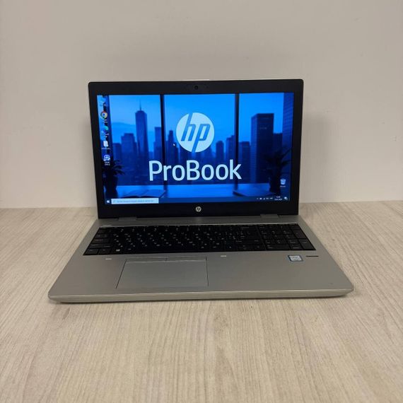 Ноутбук Б-класс HP ProBook 650 G4 / 15.6" (1366x768) TN / Intel Core i5-8250U (4 (8) ядра по 1.6 - 3.4 GHz) / 8 GB DDR4 / 128 GB SSD / Intel HD Graphics 620 / WebCam б/у | Зображення 1