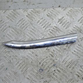 Накладка кутового скла передня ліва Ford Fiesta VII 2012-2017 Накладка передньої лівої квартирки Форд Фієста 7 447261