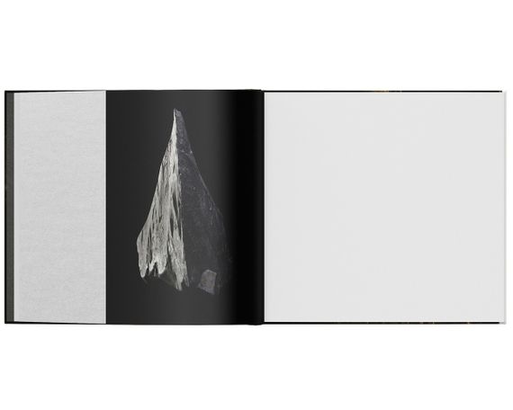 Подарункові книги для фотографів Масао Ямамото Masao Yamamoto: Kurayami фотомистецтво книга з ілюстраціями | Зображення 7