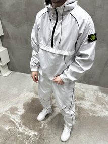 Костюм