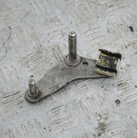 Проміжний важіль Seat Ibiza III 2002-2008 Селектор КПП Сеат Ібіза 3 1J0711202R 1J0711203N